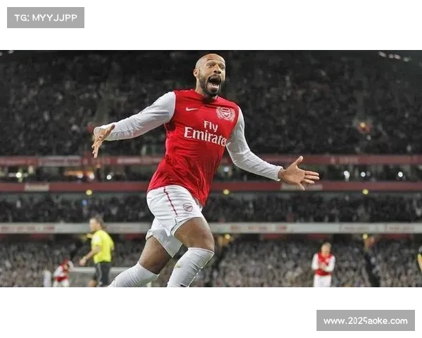 退役后卫范戴克亮相英超看台,与亨利畅谈青训 退役后卫范戴克亮相英超看台,与亨利畅谈青训